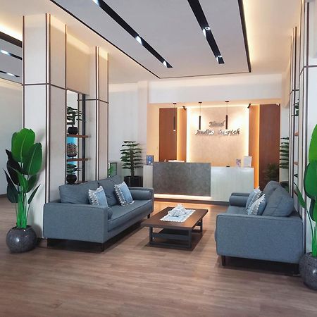 Andita Syariah Hotel Surabaya Buitenkant foto