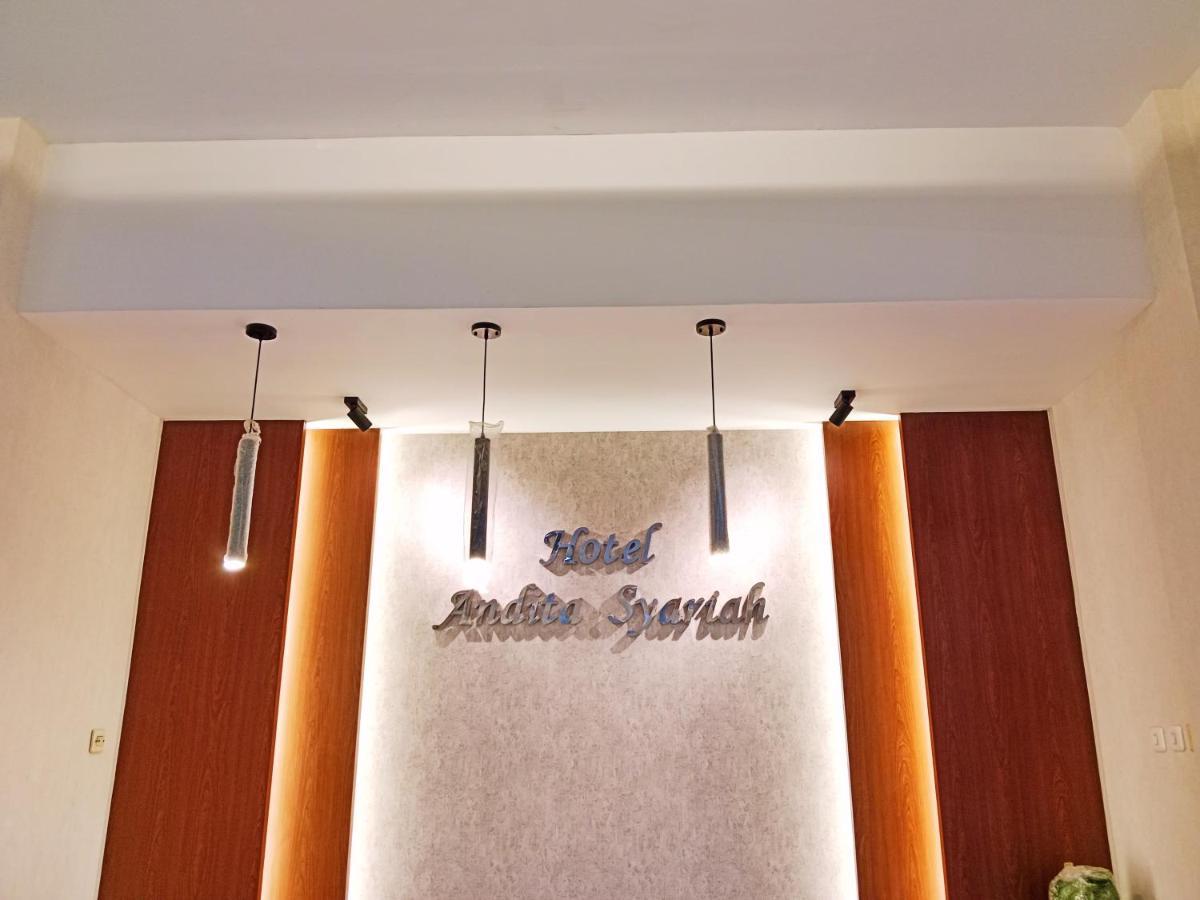 Andita Syariah Hotel Surabaya Buitenkant foto