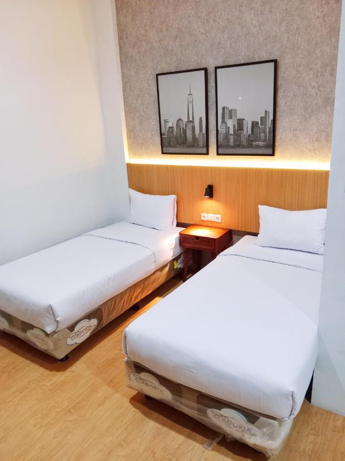 Andita Syariah Hotel Surabaya Buitenkant foto