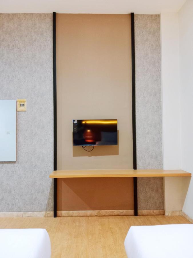 Andita Syariah Hotel Surabaya Buitenkant foto