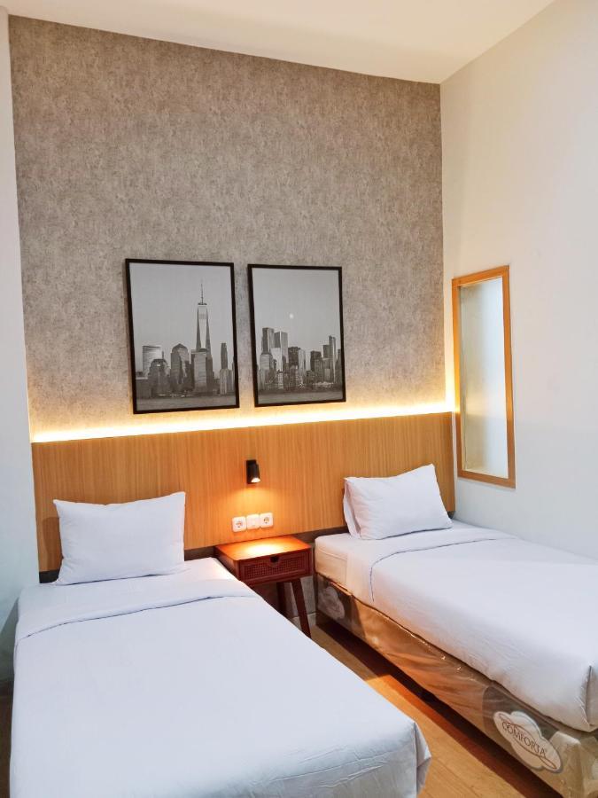 Andita Syariah Hotel Surabaya Buitenkant foto