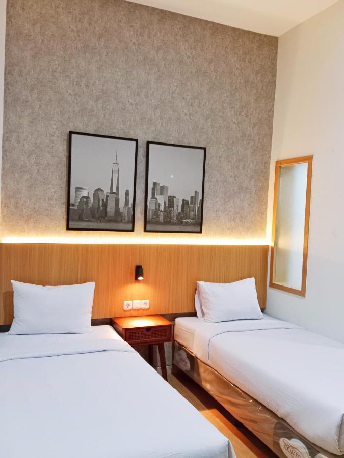 Andita Syariah Hotel Surabaya Buitenkant foto
