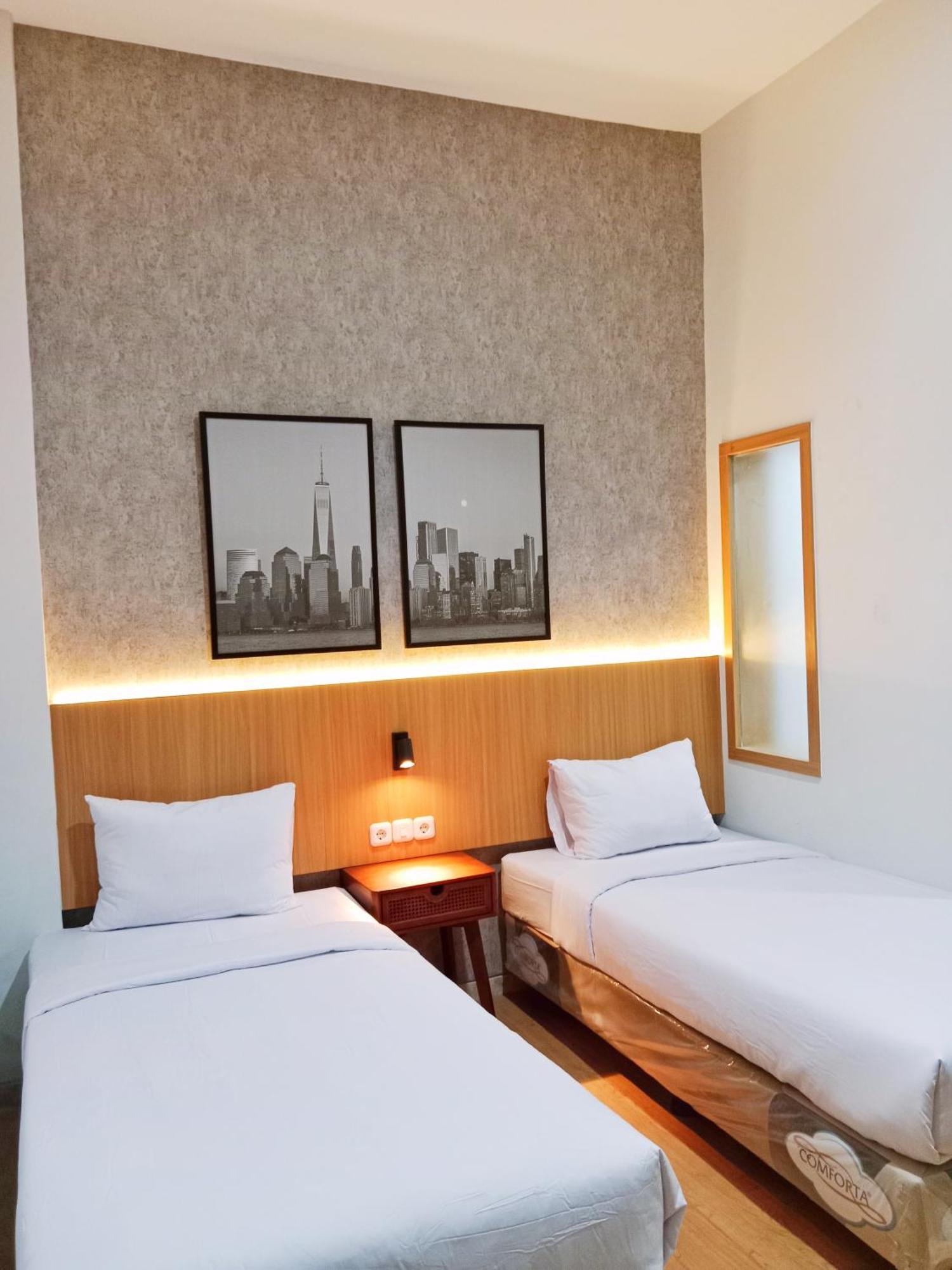 Andita Syariah Hotel Surabaya Buitenkant foto