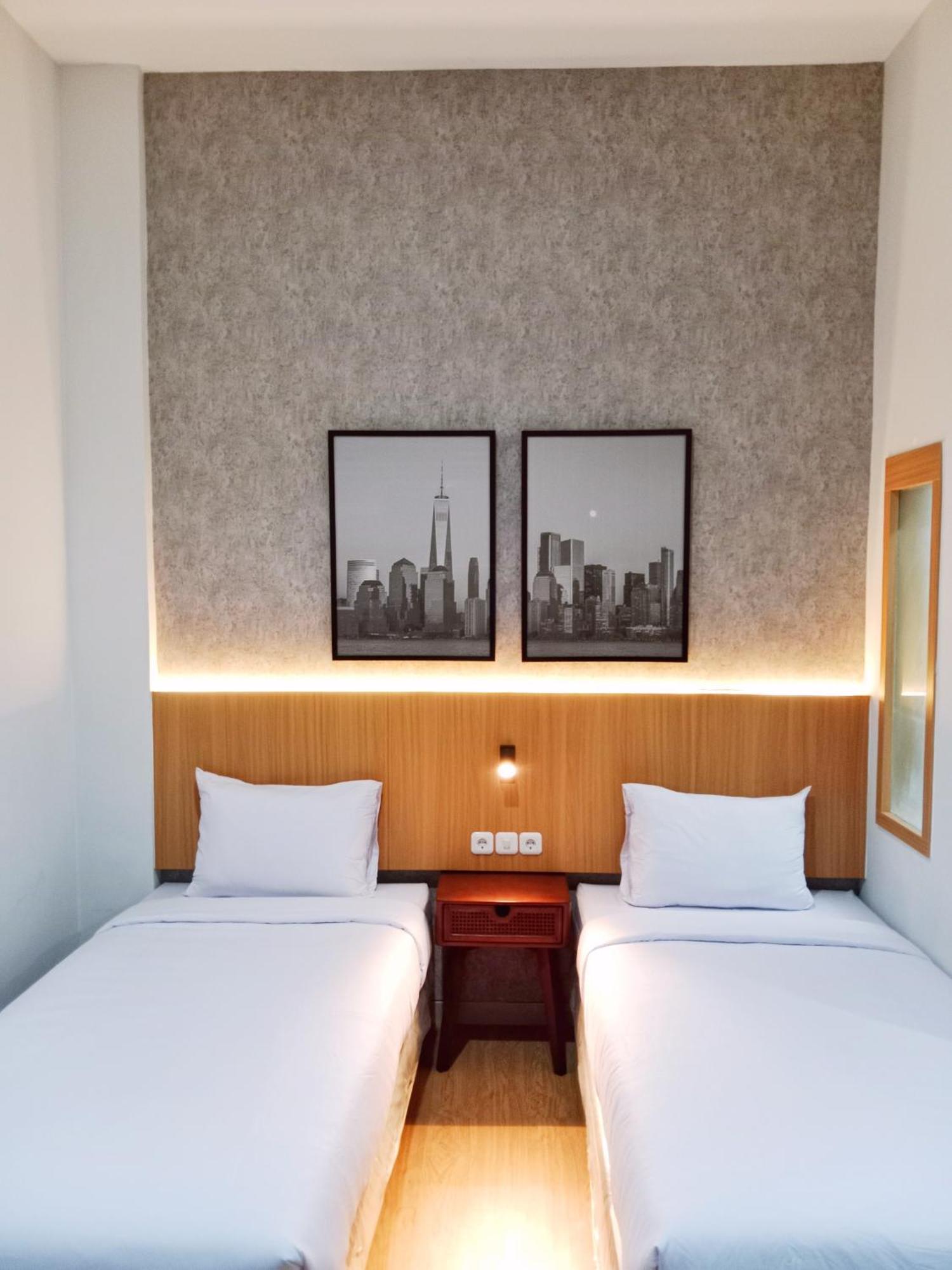 Andita Syariah Hotel Surabaya Buitenkant foto