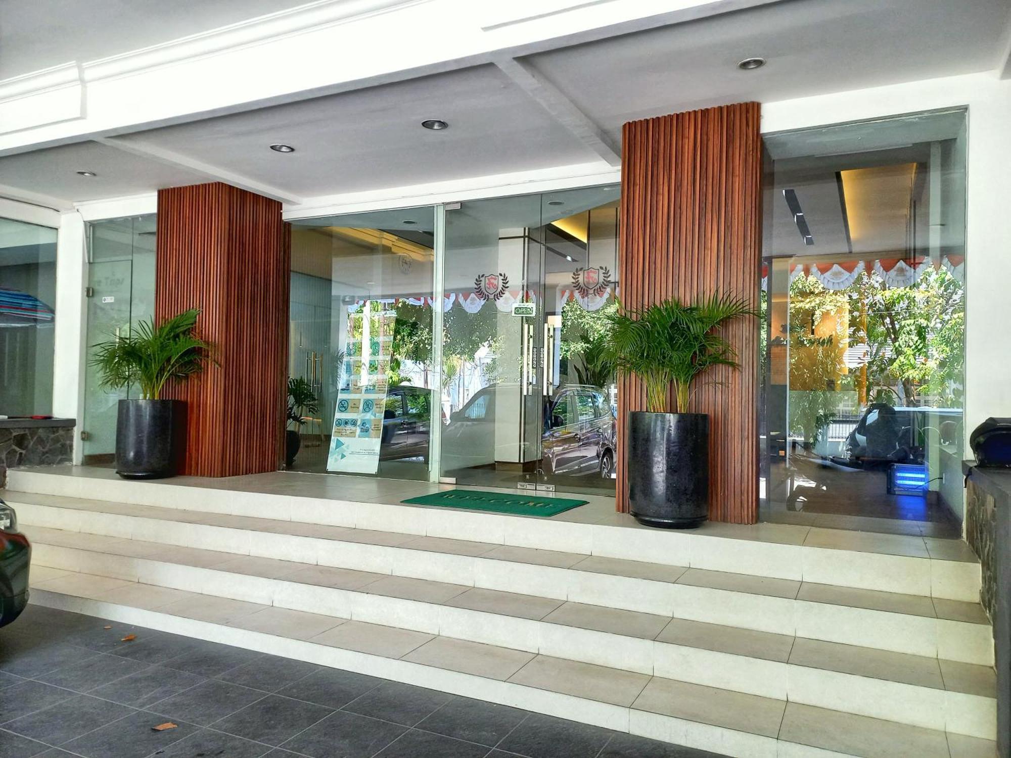Andita Syariah Hotel Surabaya Buitenkant foto